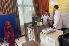 Disdukcapil Barut lakukan pengecekan biometrik bagi warga tanpa identitas