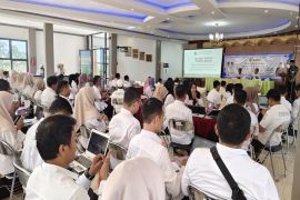 Disperpus HSU tingkatkan kapasitas perangkat desa gunakan aplikasi Srikandi