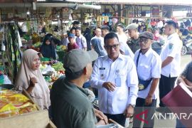 Wabup Belitung temukan kebocoran retribusi pasar Berehun Rp180 juta