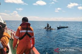 SAR Ambon cari seorang nelayan Malteng diduga terjatuh dari perahu