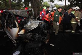 Kecelakaan mobil di Surabaya