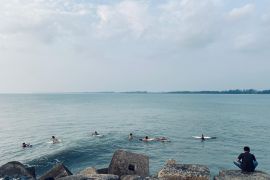 Burung, batu, dan sunset: pengalaman unik di Pantai Batu Tahu Bengkulu