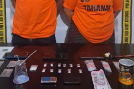 Pasangan kekasih diringkus saat edarkan sabu di Cingkes Simalungun