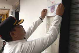 Toko yang jual miras ilegal di Petukangan Utara Jakarta disegel