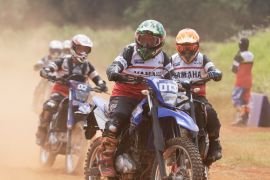 Unjuk kemampuan dengan WR155 dan YZ125X
