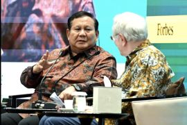 Prabowo links free meal program, jobs to 8 percent growth target