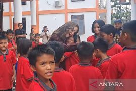 Anggota DPR motivasi siswa Sekolah Rakyat di Gumas semangat raih cita-cita