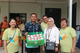 Hari Pangan Sedunia, Pertamina bagi-bagi roti ubi di Puskesmas Sunter Jaya 2