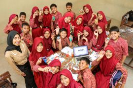 Belajar rasio jadi seru dengan Game dan Eksperimen Warna