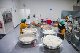 SPPG Margomulyo mengandalkan pasokan petani dan usaha lokal untuk MBG Page 2 Small