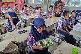 84 ribu siswa di Tangsel terima manfaat program MBG