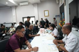 PLN NTT mengumpulkan 75 kantong darah saat aksi donor darah