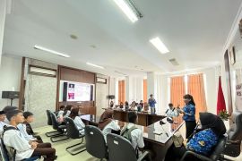 BNNP Sultra kenalkan bahaya narkoba pada pelajar SD dan SMP di Kendari