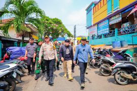 Pemkot Tangsel tindak pedagang Pasar Serpong yang jualan lagi di jalan