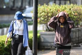 Ahli Sebut Mandi Cukup Satu hingga Dua Kali Sehari untuk Jaga Kesehatan Kulit