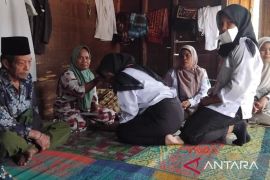 PMI Paluta peduli, salurkan bantuan untuk Korban Kebakaran di Payagoti