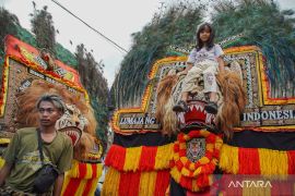 Mendukung pemajuan kebudayaan nasional melalui Dana IndonesiaRaya