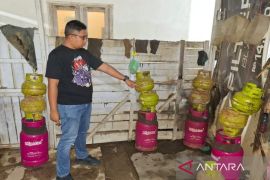 Polres Sumenep tangkap empat pelaku pengoplos elpiji subsidi