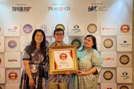 VIVA Apotek raih Brand Indonesia Excellence Award 2025