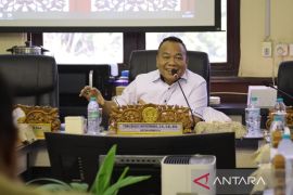 Komisi A DPRD Surabaya minta pemkot tinjau ulang bantuan pendidikan