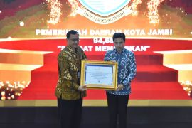 Pemkot Jambi meraih penghargaan nasional predikat AA dari ANRI