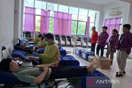 Mahasiswa AKPARNAS Banjarmasin bakti sosial donor darah