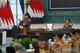 Indonesia distributes 288,000 panels to boost school digitalization