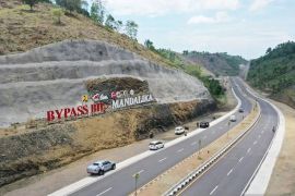 Saat kota wisata di Lombok Barat butuh jalan alternatif