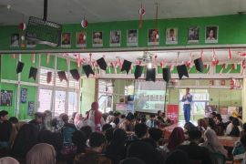 Gerakan #Cari_aman SMK Al-Madani Pontianak bersama Asmo Kalbar