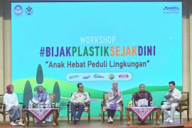 Pendidikan lingkungan dini investasi bentuk generasi bijak sampah