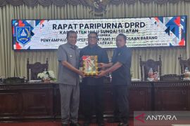 DPRD HSS rapat paripurna penyampaian raperda barang milik daerah