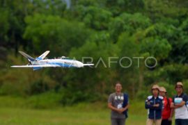 Kontes robot terbang Indonesia di Padang Page 1 Small