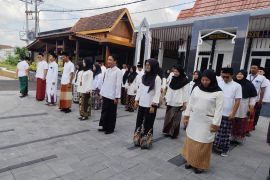 Sambut HSN, Pemkab Banyuwangi wajibkan ASN kenakan busana Muslim