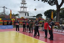 tim pelajar Pematangsiantar-Simalungun ramaikan turnamen voli semarak HUT Brimob