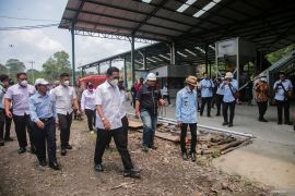 Kunjungan Gubernur D.I. Yogyakarta Sri Sultan HBX di ITF Bawuran Page 2 Small