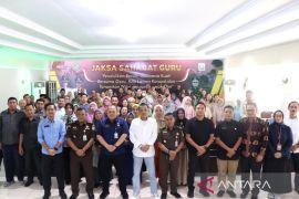 Kejari Medan gelar program "Jaksa Sahabat Guru" perkuat integritas dunia pendidikan