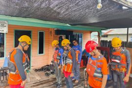 Tim SAR gabungan cari seorang lansia hilang di hutan Anambas