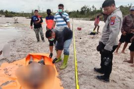 Tim gabungan evakuasi jenazah orang hilang di Sungai Miwan Gumas