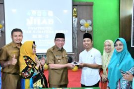 Wawako Maigus Nasir berikan orasi ilmiah seminar peringatan Milad ke-5 Polita Sumbar