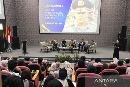 ULM bedah buku Arkeologi Kepemimpinan Rosyanto Yudha Hermawan di Polda Kalsel