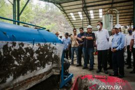 ITF Bawuran mampu mengolah sampah 25-30 ton per hari jadi paving block