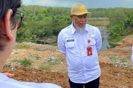 DLH Tapin dukung inovasi Bata Klik warga Binuang