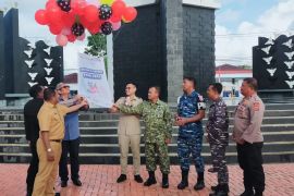 Bupati Thaher buka Lomba Goyang Meti Kei pada Festival Pesona Meti Kei 2025