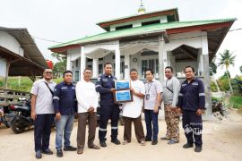 PT Timah serahkan bantuan Musala Al Barokah Tanjung Bunga