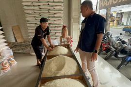 Polda Banten awasi harga beras di Serang untuk pastikan tetap sesuai HET