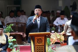 Menteri Nusron Wahid ajak santri naik ke panggung nasional