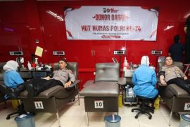 Polda Jatim gelar donor darah peringati HUT ke-74 Humas Polri