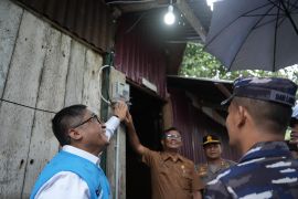 PLN sambung listrik gratis sepuluh penerima manfaat di Sabang