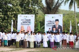 Kakanwil Serahkan Piagam Penghargaan pada sejumlah Pimpinan Ponpes