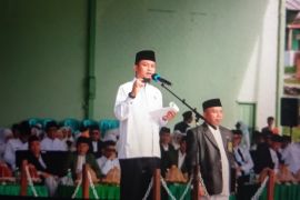 Gubernur Sulsel bantu Rp5 miliar untuk jalan Ponpes DDI Mangkoso di Kabupaten Barru